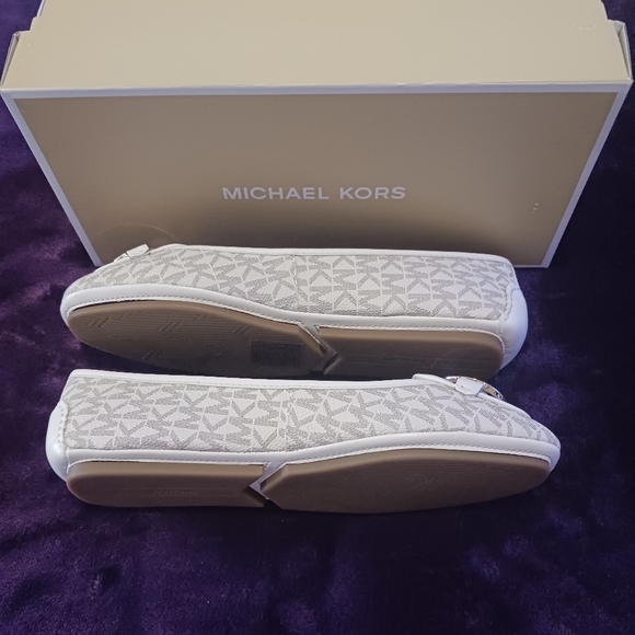 Michael Kors Lillie Moc - Picture 3 of 10